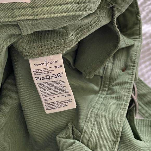 GAP Green Belted High Rise Shorts - Picture 8 of 8